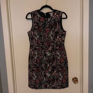 Short flowered mini dress